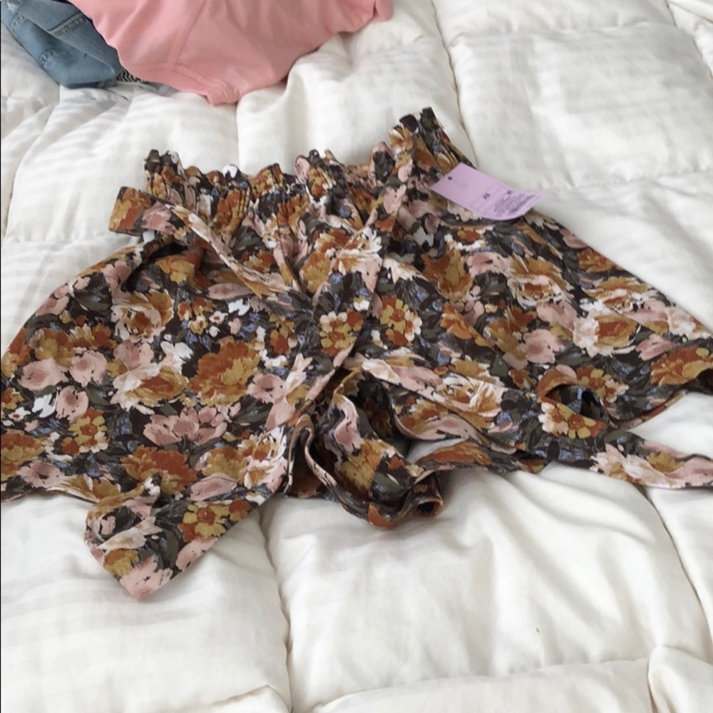 floral shorts
